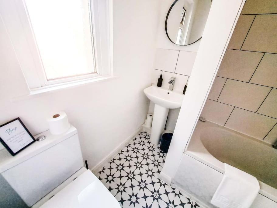 3 Bed Flat Near To Cardiff And Cardiff Bay Apartman Kültér fotó